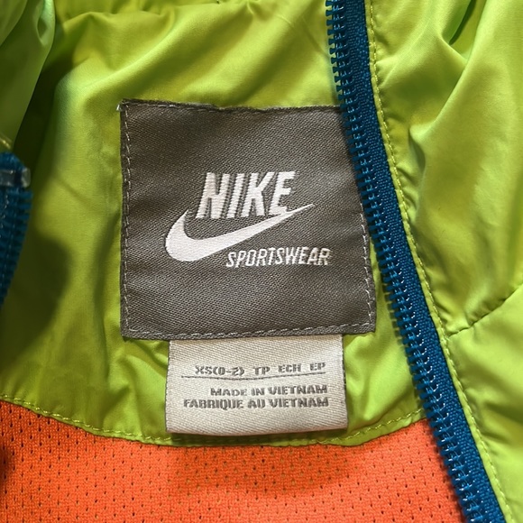 Nike blue and green jacket/ windbreaker - Picture 7 of 7
